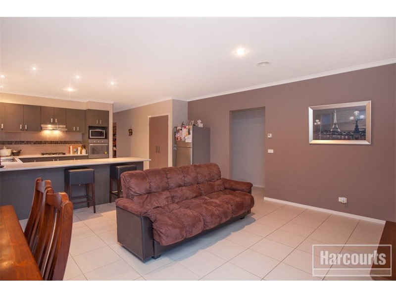 34 Downing Square, Pakenham VIC 3810