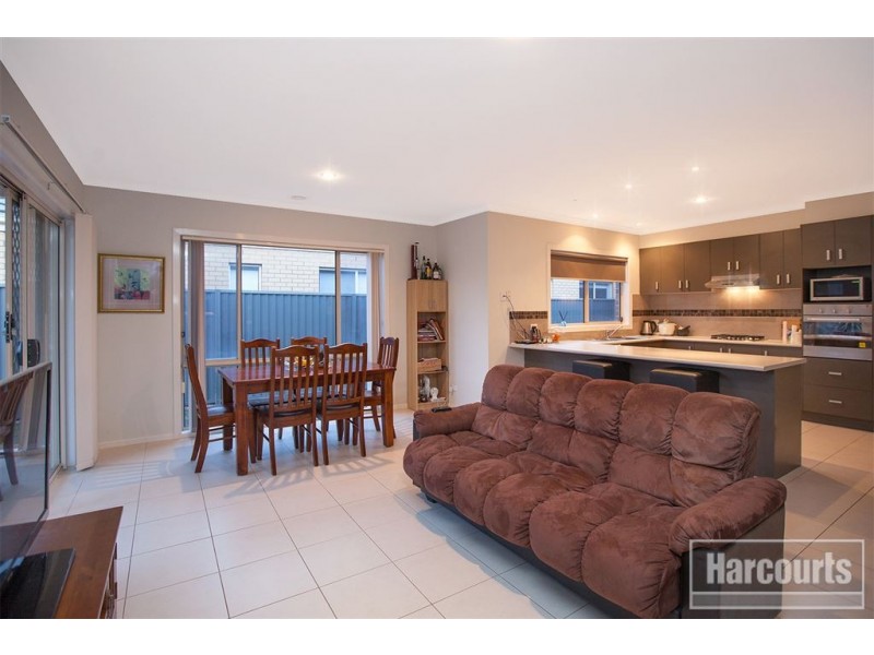 34 Downing Square, Pakenham VIC 3810