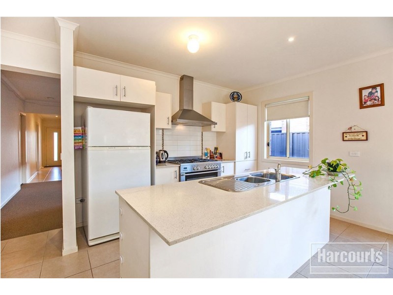 7 Macadamia Street, Pakenham VIC 3810