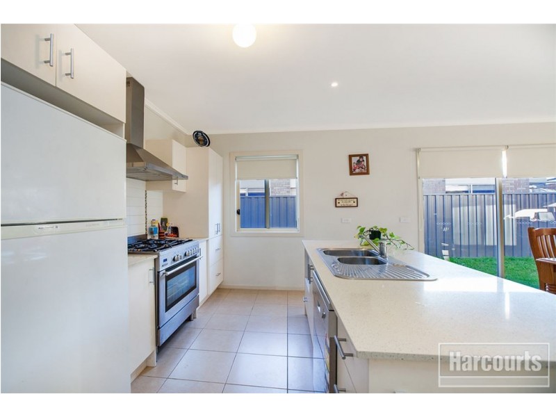 7 Macadamia Street, Pakenham VIC 3810