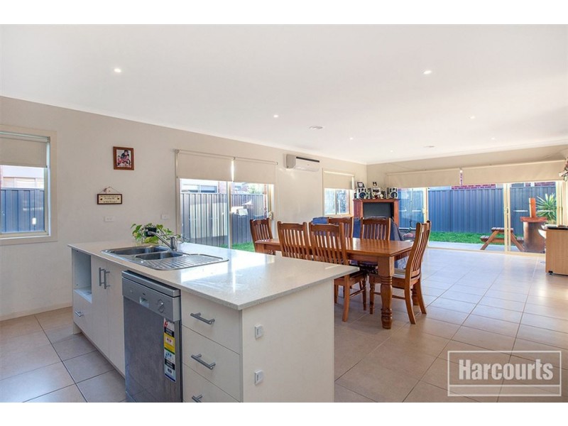 7 Macadamia Street, Pakenham VIC 3810