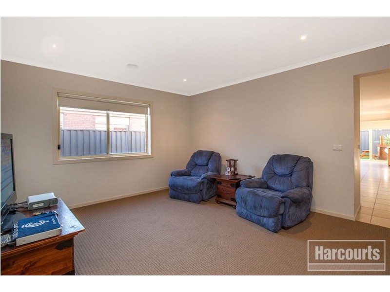 7 Macadamia Street, Pakenham VIC 3810