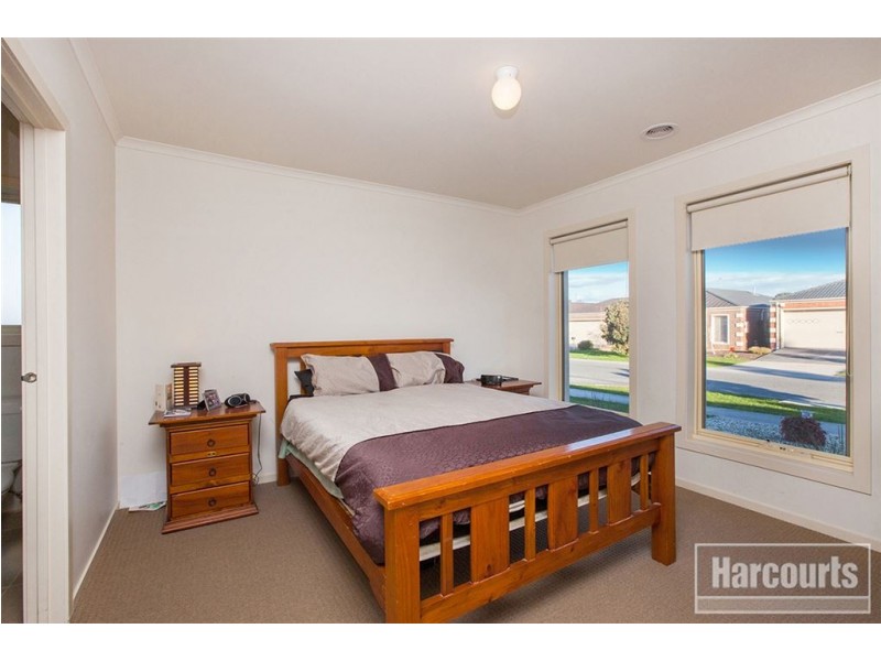 7 Macadamia Street, Pakenham VIC 3810