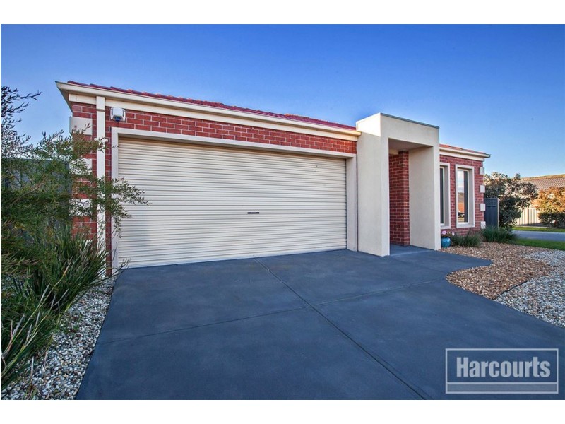 7 Macadamia Street, Pakenham VIC 3810