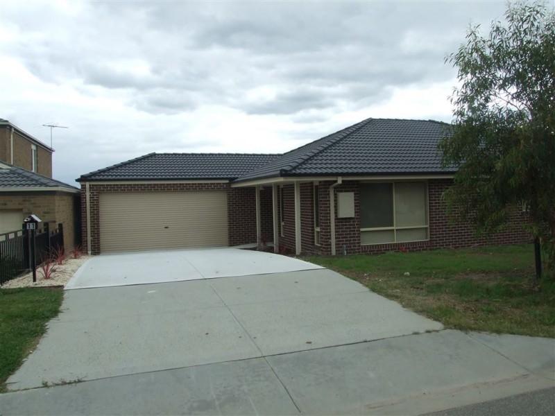 11 Lucerne Circuit, Pakenham VIC 3810