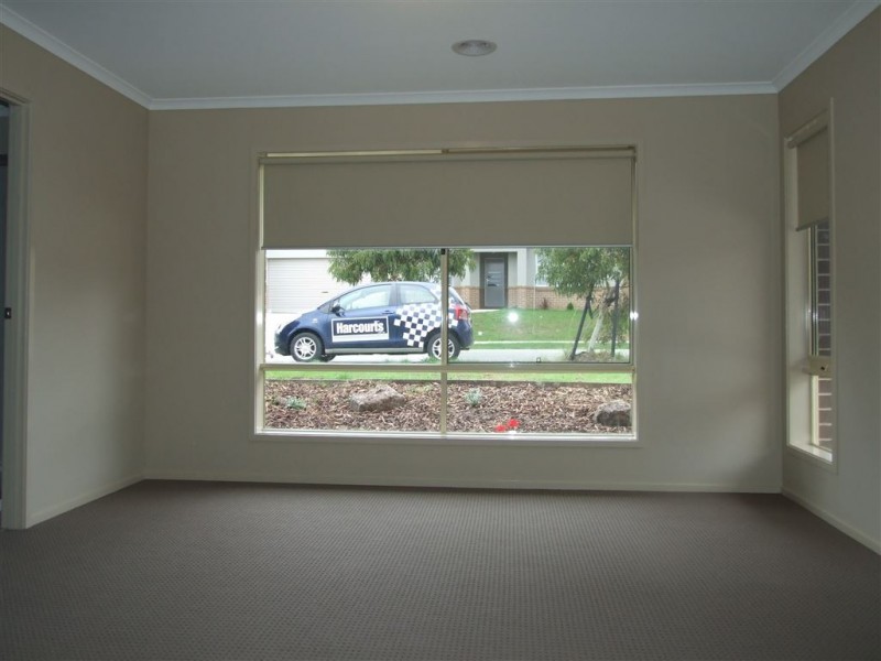 11 Lucerne Circuit, Pakenham VIC 3810