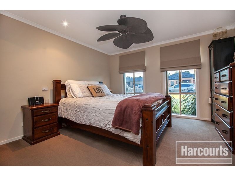 26 Pomegranate Way, Pakenham VIC 3810