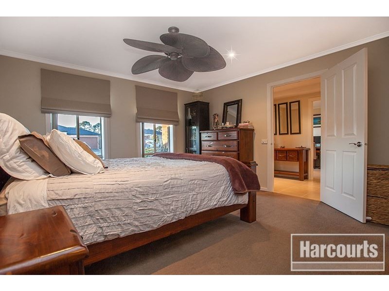 26 Pomegranate Way, Pakenham VIC 3810