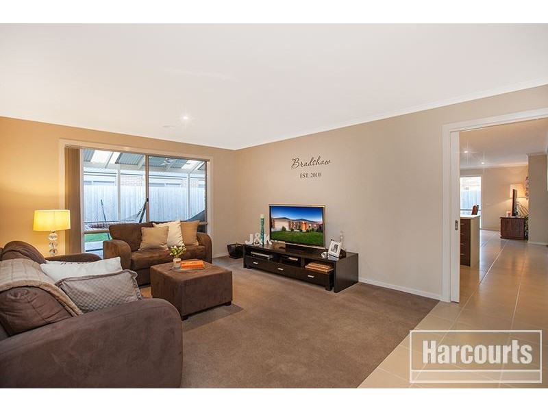 26 Pomegranate Way, Pakenham VIC 3810