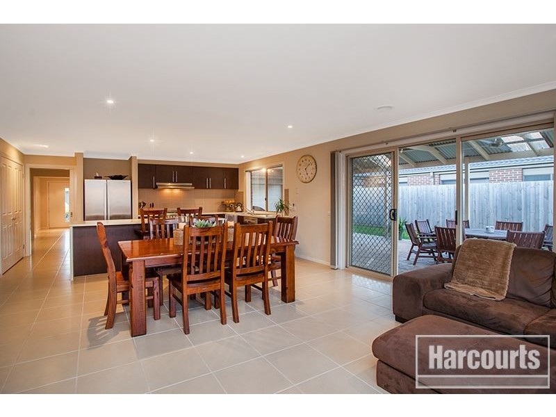 26 Pomegranate Way, Pakenham VIC 3810