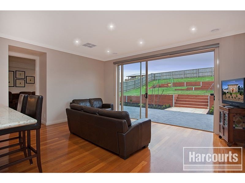 28 Overland Rise, Pakenham VIC 3810