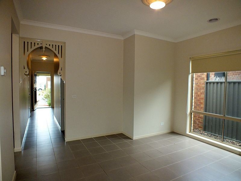 4 Sarton Link, Pakenham VIC 3810