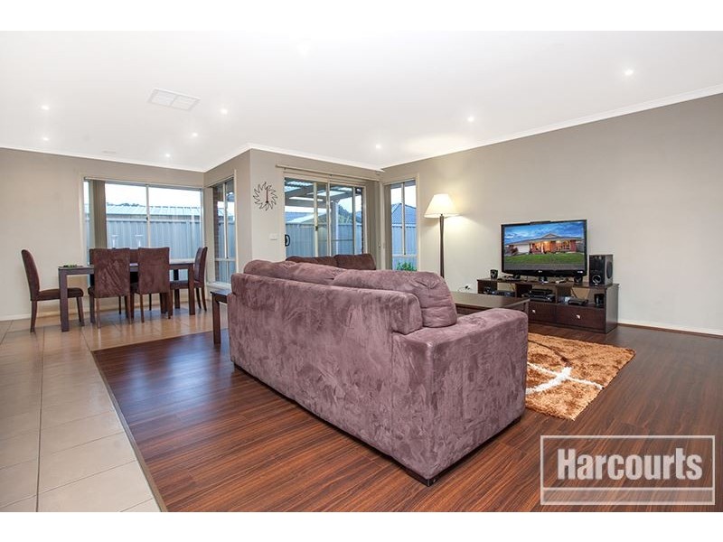 26 Hartland Circuit, Pakenham VIC 3810