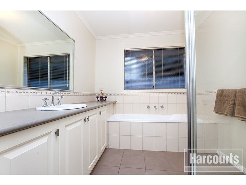 26 Hartland Circuit, Pakenham VIC 3810
