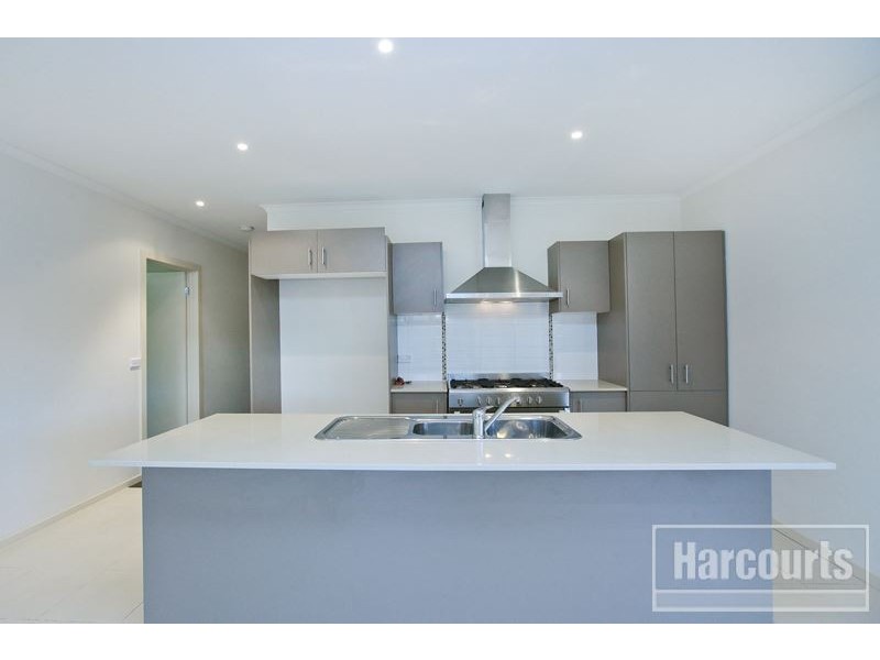 5 Mirabelle Street, Pakenham VIC 3810