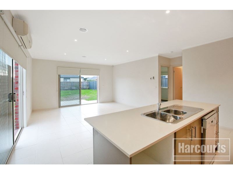 5 Mirabelle Street, Pakenham VIC 3810