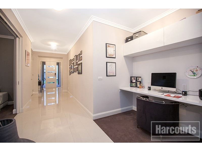 13 Whiteley Way, Pakenham VIC 3810