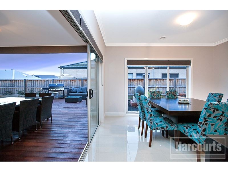 13 Whiteley Way, Pakenham VIC 3810