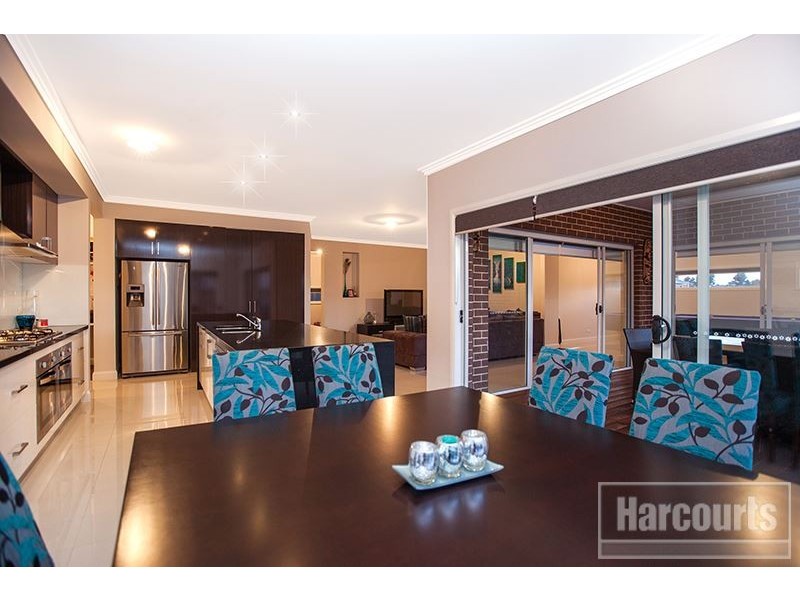 13 Whiteley Way, Pakenham VIC 3810