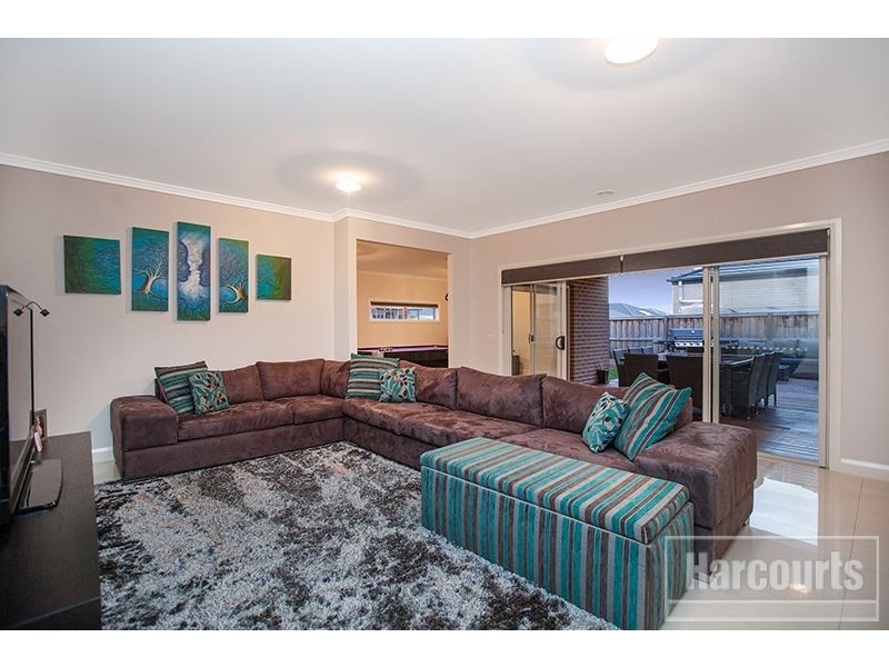 13 Whiteley Way, Pakenham VIC 3810