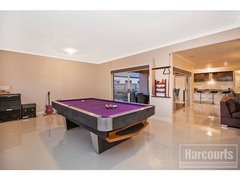 13 Whiteley Way, Pakenham VIC 3810