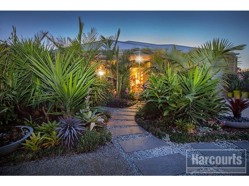 5 Westwood Grove, Pakenham VIC 3810