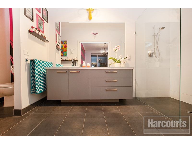 5 Westwood Grove, Pakenham VIC 3810