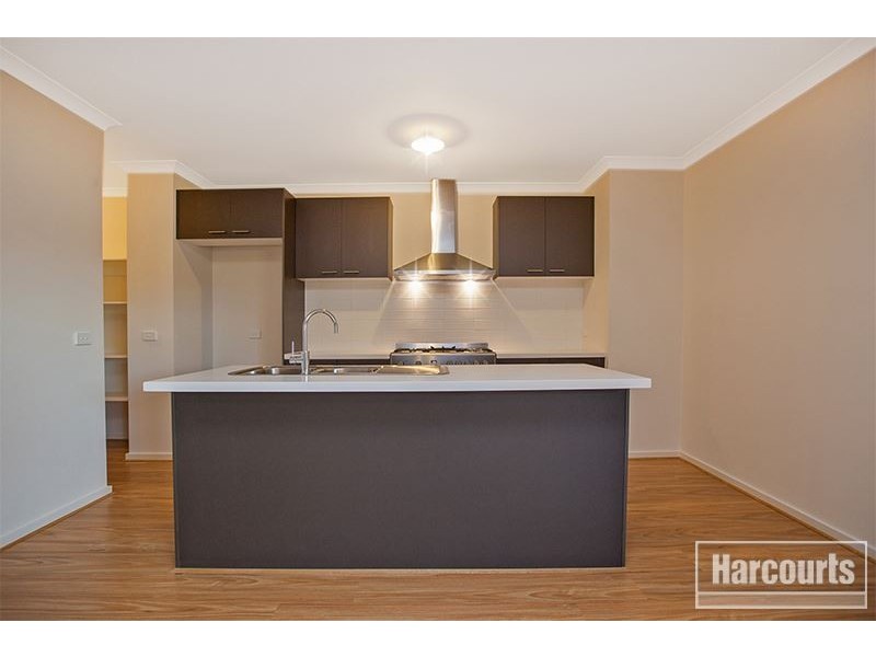 12 Everly Circuit, Pakenham VIC 3810