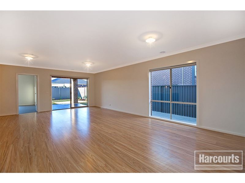 12 Everly Circuit, Pakenham VIC 3810