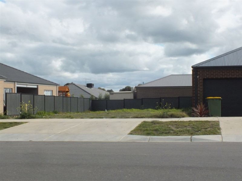 12 Abrehart Road, Pakenham VIC 3810