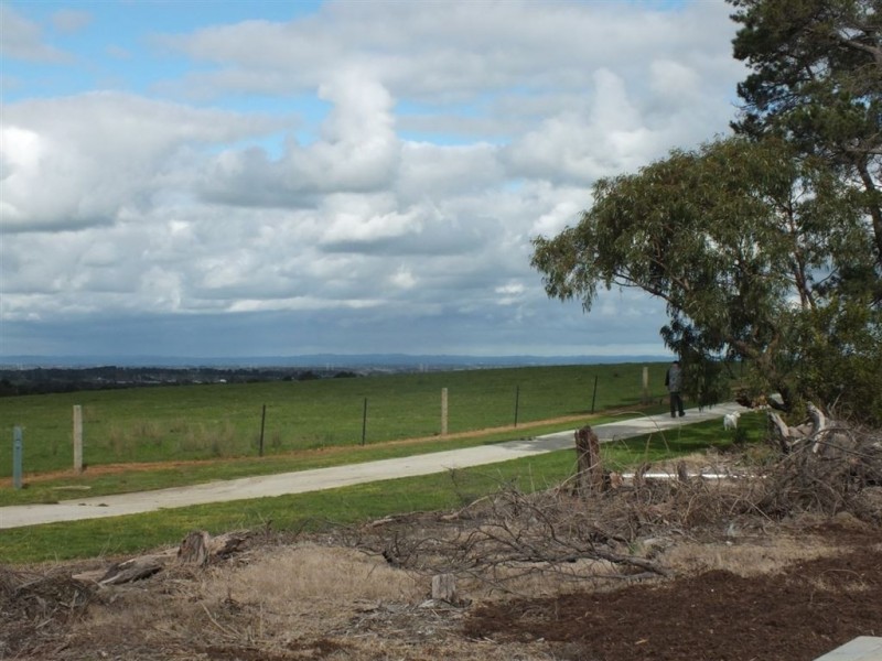 12 Abrehart Road, Pakenham VIC 3810