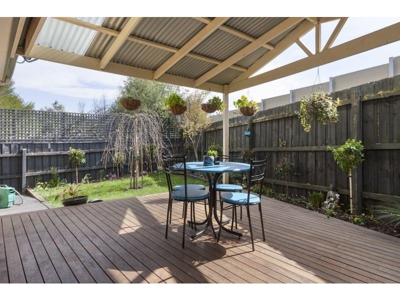 6/79 Strathavan Drive, Berwick VIC 3806