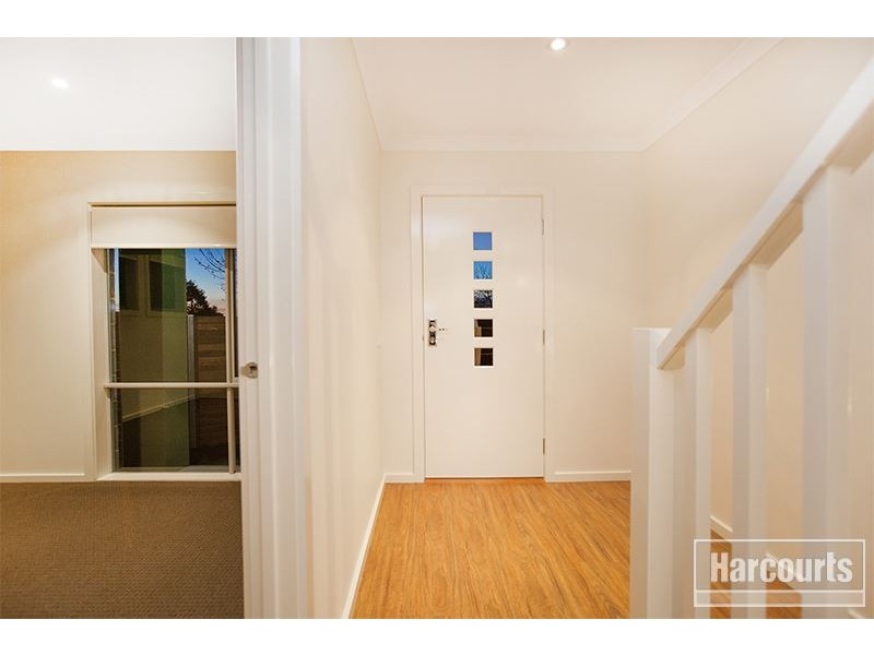 77 Lakeside Boulevard, Pakenham VIC 3810