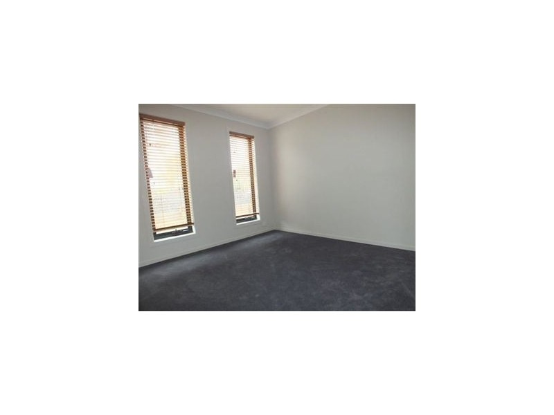 15 Herbert Street, Pakenham VIC 3810