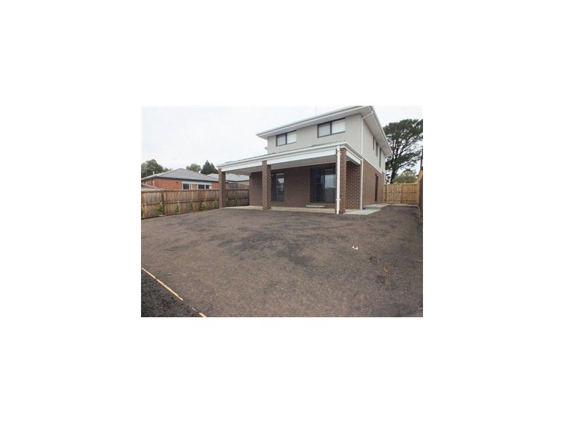 15 Herbert Street, Pakenham VIC 3810