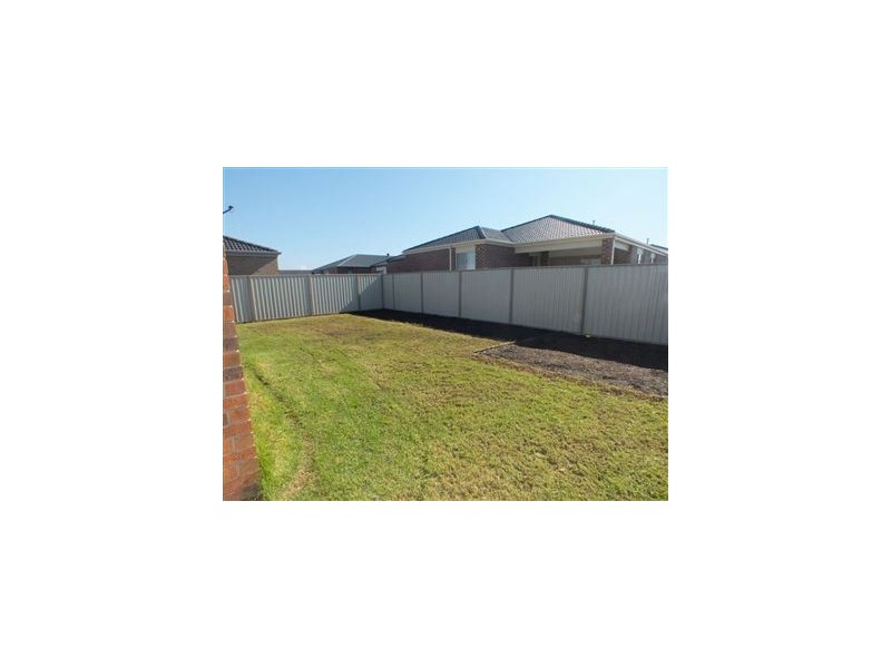 12 Victory Drive, Pakenham VIC 3810