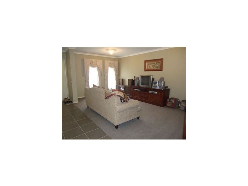 17 Downing Square, Pakenham VIC 3810