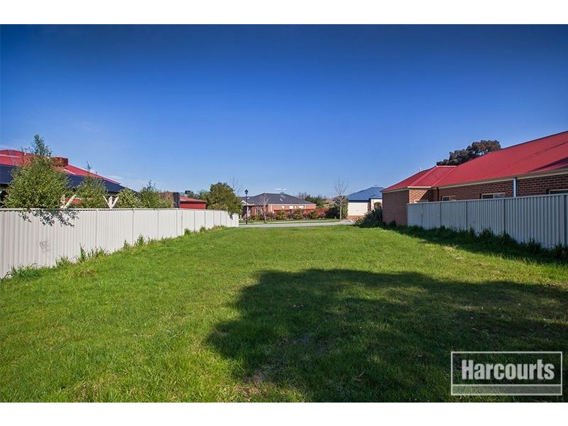 30 St Leonard Way, Pakenham VIC 3810