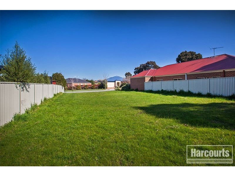30 St Leonard Way, Pakenham VIC 3810