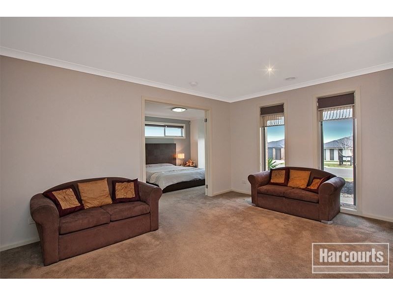 15 Windermere Boulevard, Pakenham VIC 3810