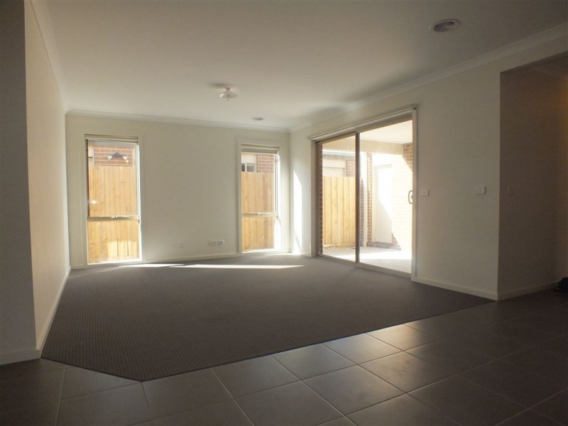 13 Cerise Street, Officer VIC 3809