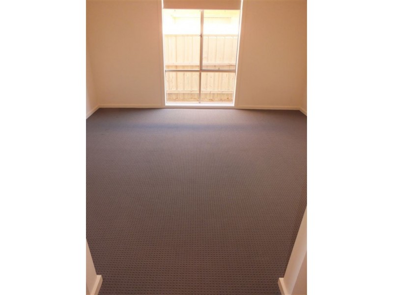 13 Cerise Street, Officer VIC 3809