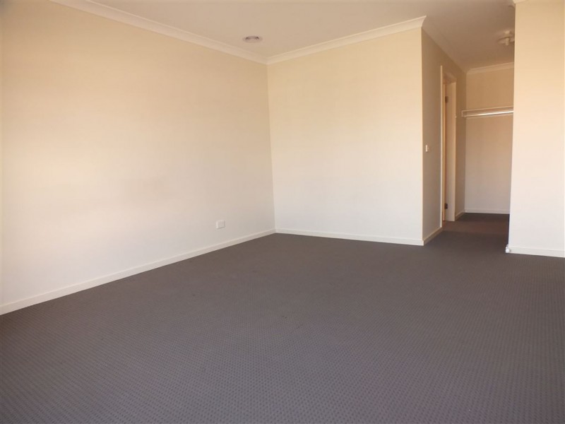 13 Cerise Street, Officer VIC 3809