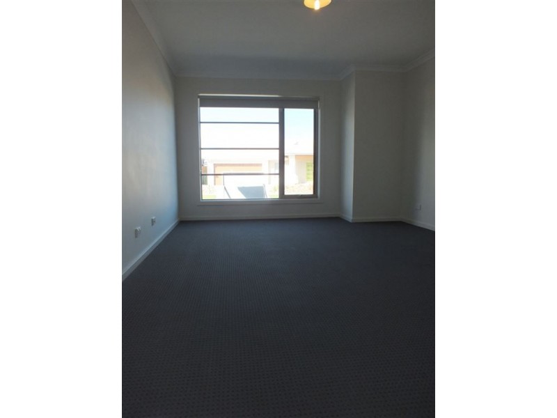 13 Cerise Street, Officer VIC 3809