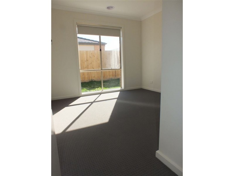 13 Cerise Street, Officer VIC 3809