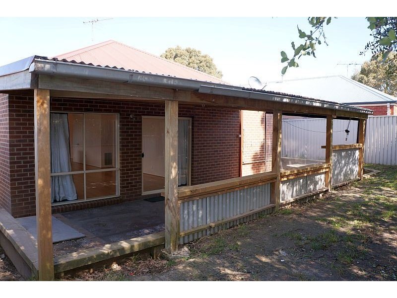 32 St Leonard Way, Pakenham VIC 3810