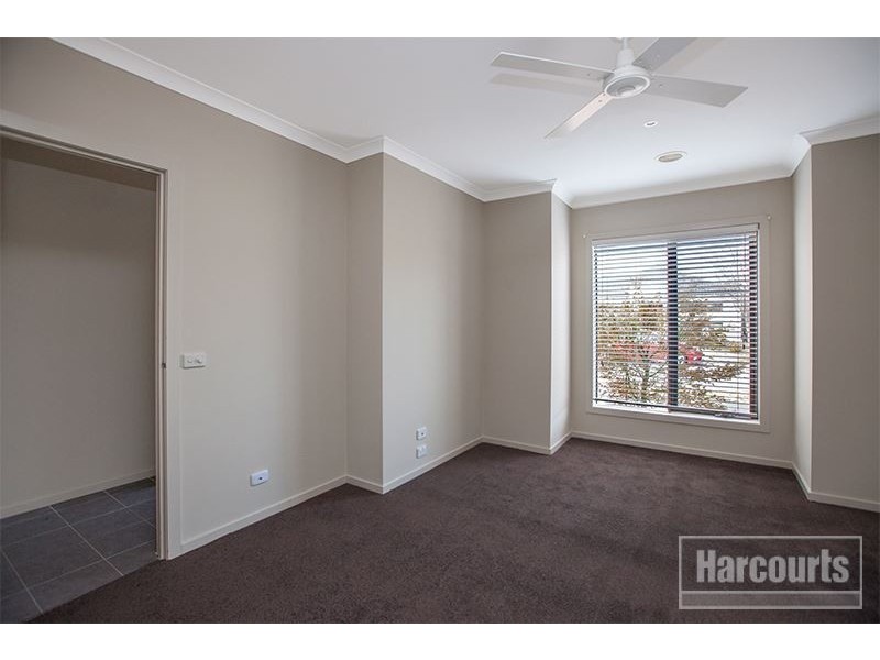 22 Downing Square, Pakenham VIC 3810