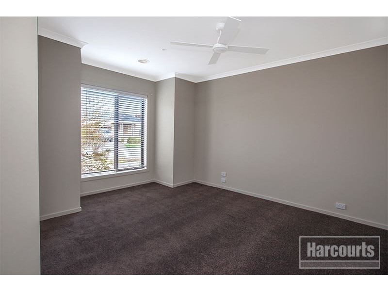 22 Downing Square, Pakenham VIC 3810