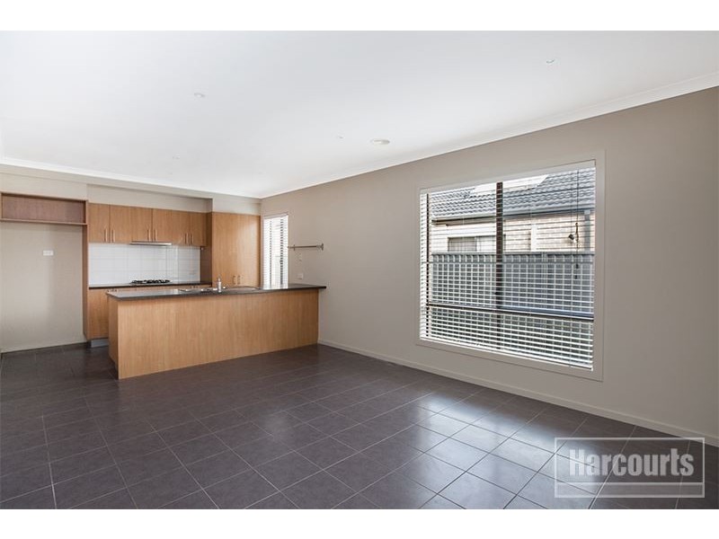 22 Downing Square, Pakenham VIC 3810
