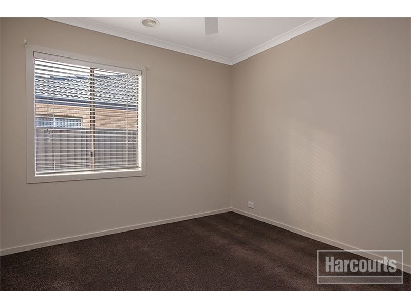 22 Downing Square, Pakenham VIC 3810